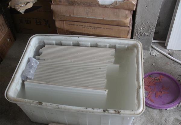 没泡水瓷砖上墙正确的施工方法,瓷砖不敲掉直接贴