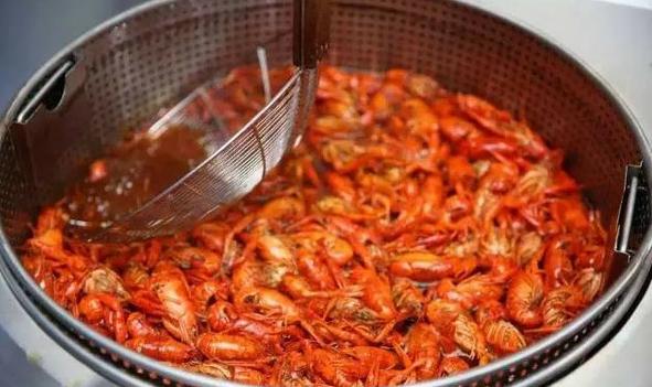 厦门深夜美食小龙虾,厦门和朋友吃小龙虾