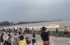 我书读得少你别骗我啊,我还从没见过打吊针打屁股上的