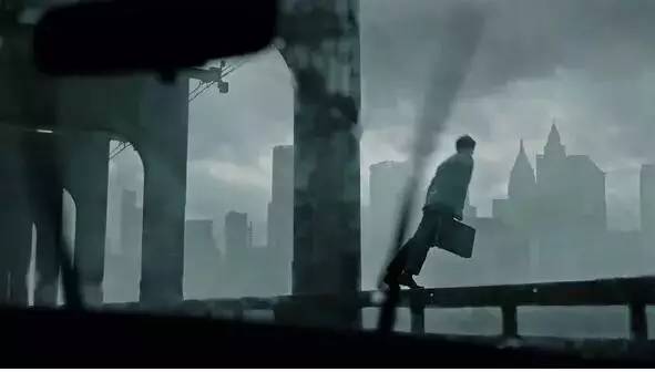 恐惧噬骨!榨干人油当解药,只为延长寿命等女儿长大后*亲近**繁殖