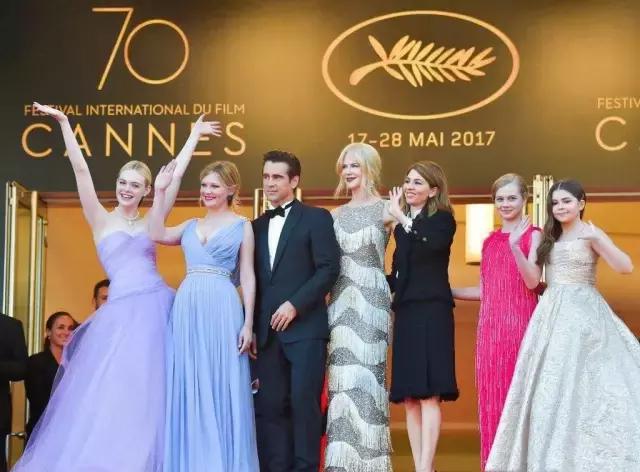 19岁爆红好莱坞女星,好莱坞巨星戛纳电影节红毯