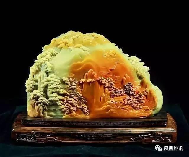 这座欧洲小城有个奇特壁画,这座中国魔幻建筑又把老外惊呆了