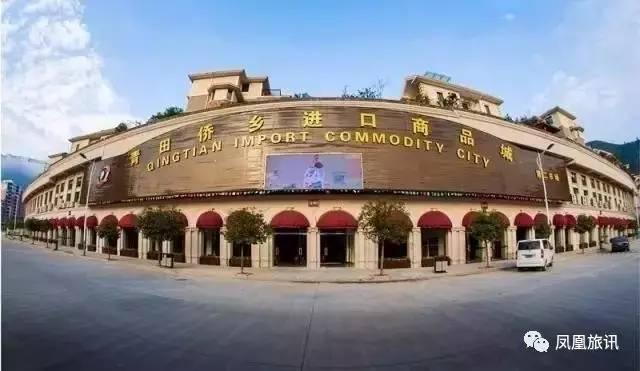 这座欧洲小城有个奇特壁画,这座中国魔幻建筑又把老外惊呆了