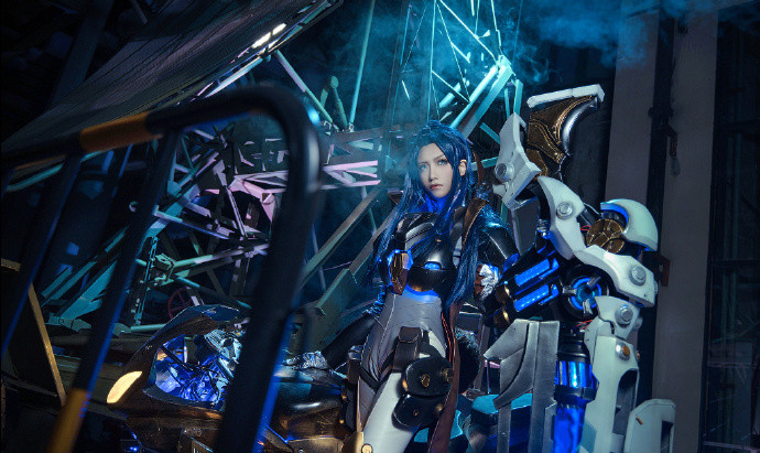 大妈cos皮城女警,lol皮城女警头像