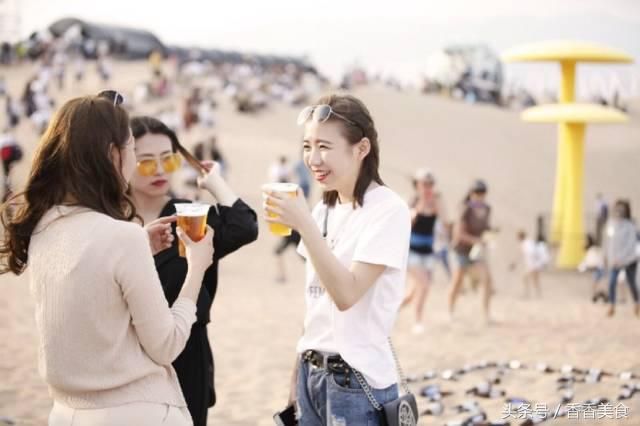 伍德斯托克艺术夜市,伍德吃托克咖啡市集