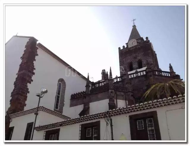 c罗出生在丰沙尔吗,c罗的家在丰沙尔什么地方