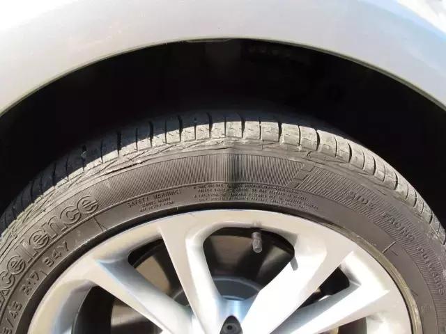 车头灯进水了，有雾气，很难消除，怎么办呢？