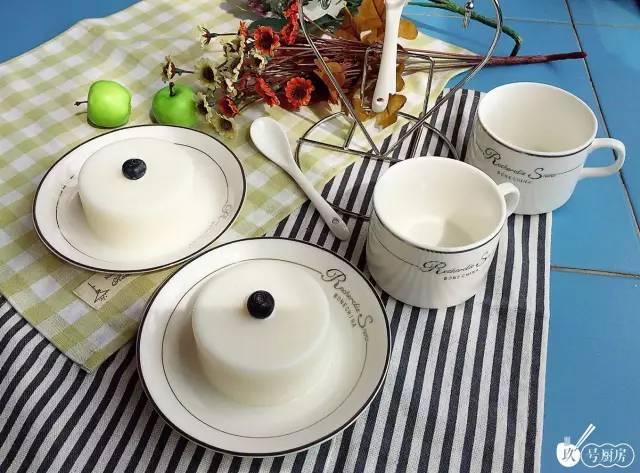 龟苓膏甜品教程,自己做的龟苓膏芋圆甜品很成功