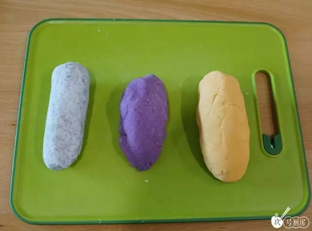 龟苓膏甜品教程,自己做的龟苓膏芋圆甜品很成功