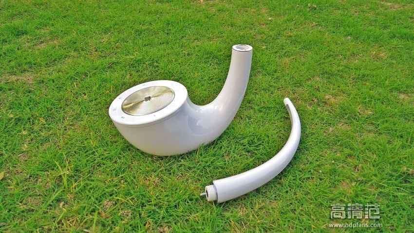 台灯与音箱的艺术合体—Nillkin幻影MC4无线台灯音箱