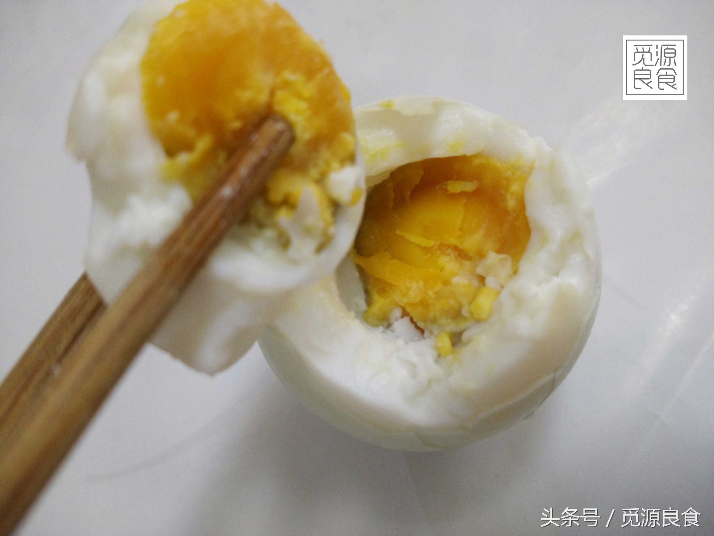 咸鸭蛋最佳腌制方法视频,快速腌咸鸭蛋的正确方法