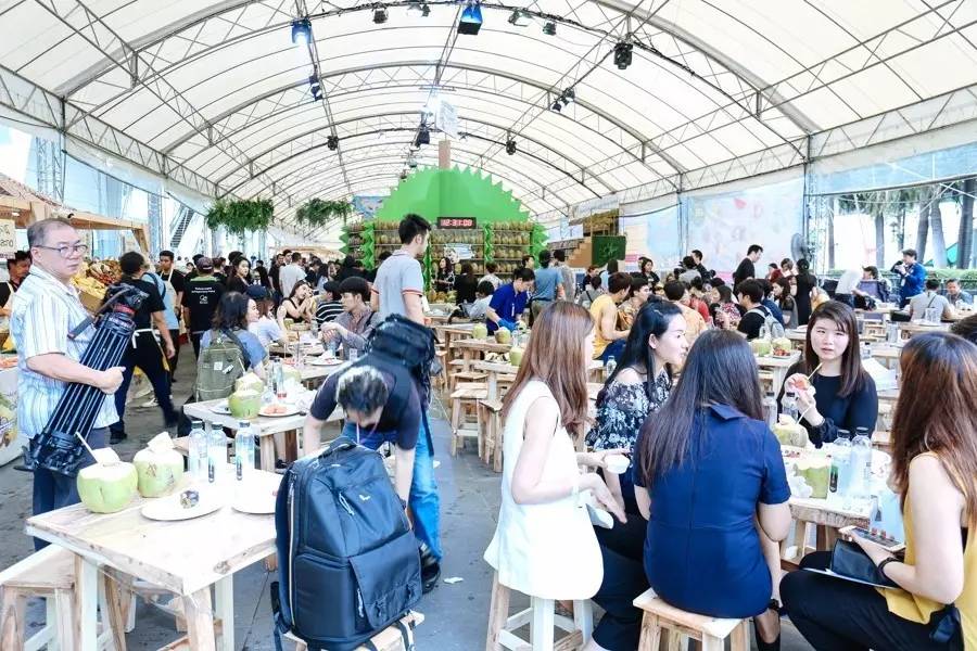 泰国吃榴莲自助餐视频,第一次吃泰国料理