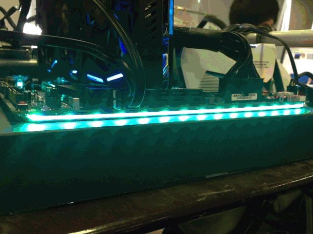 rogr5e工作站主板,灯光音响都很棒