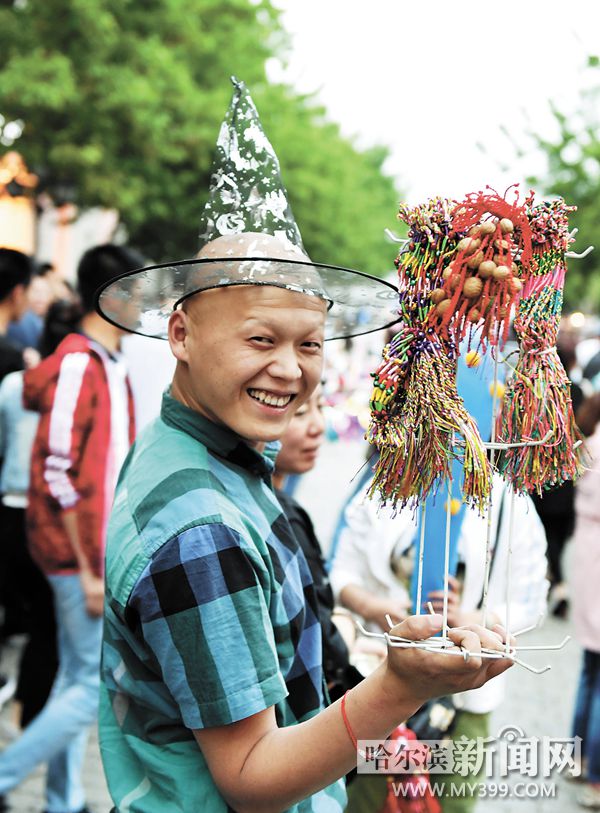 绁ュ拰涓栫邯鍩庣鍗堣妭,绁ュ拰绔崍