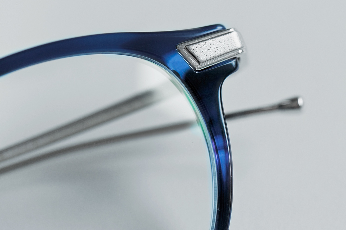 喜欢大片感眼镜的朋友不要错过！Mr.GentlemanEyewear新款限量发售！