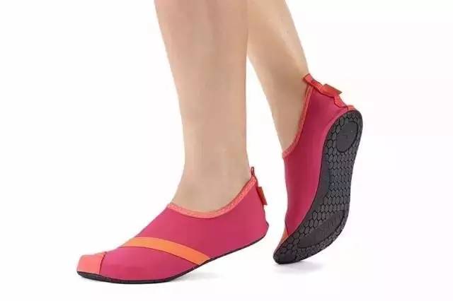 这款轻薄到极致的鞋为啥能火？