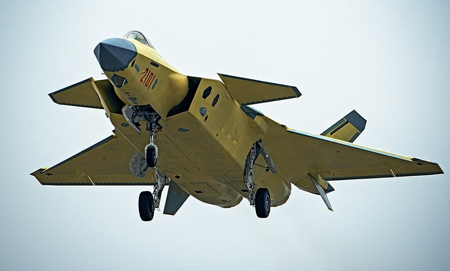 海军少将尹卓证实解放军发现并派机追F22：我们研究它20年了