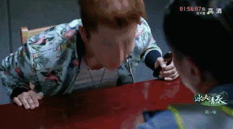 不幸有个智障老公,除了不离不弃还能怎么办呢?