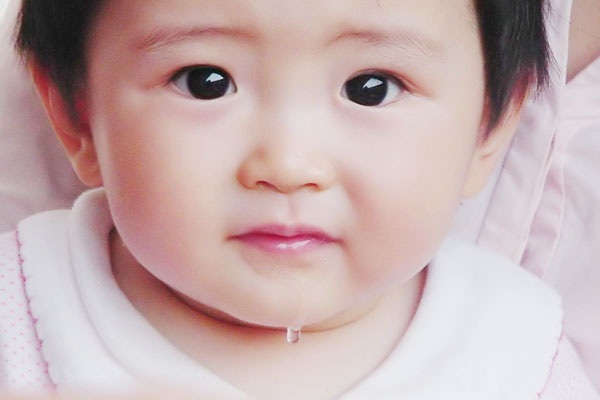 新妈咪：怎么样护理剖腹产宝宝？