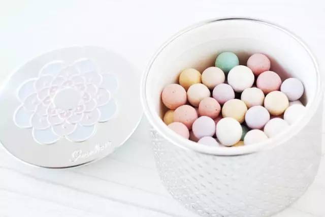 哪款蜜粉最服帖和自然,不卡粉的定妆蜜粉有哪些