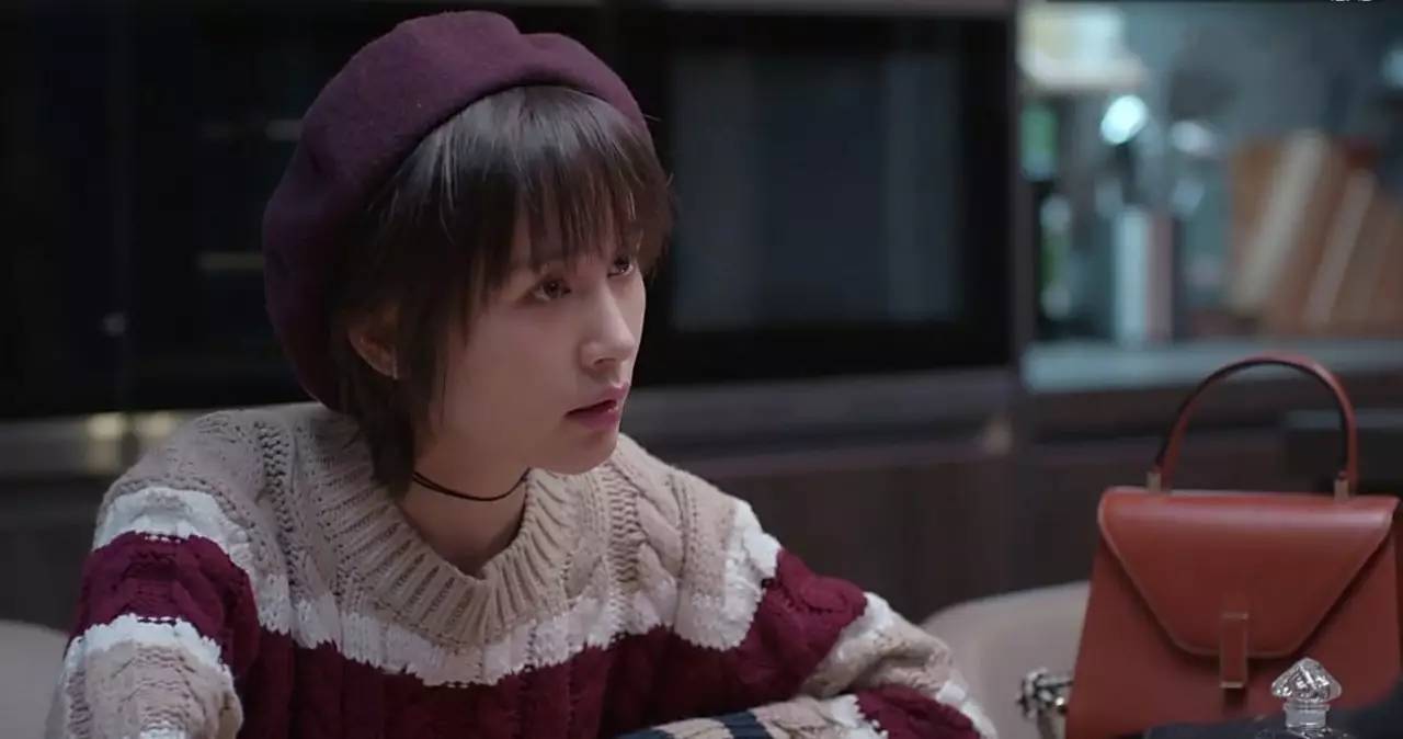 曲筱绡所有包包,曲筱绡穿搭包包