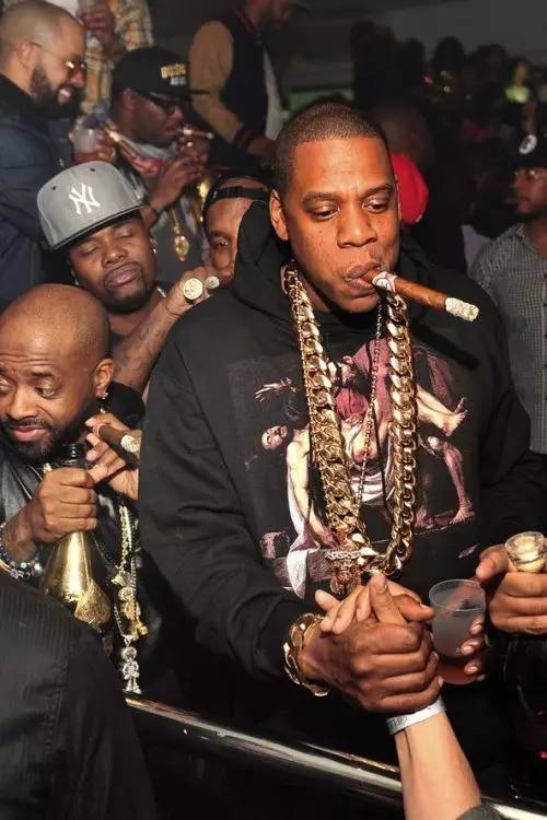 拒绝暴发户标签，大金链子也挤入潮流界争宠了