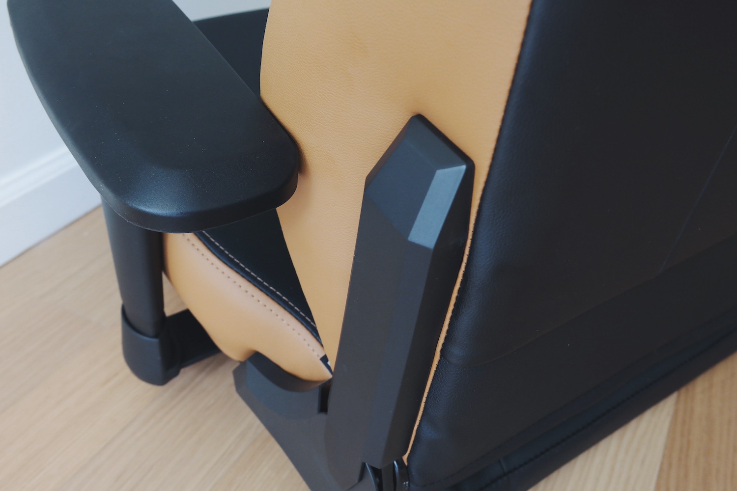 dxracer电脑椅评测,dxracer电脑椅黄色