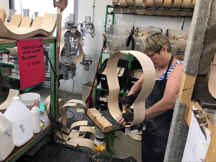 极速快报:弘力乐器2017加拿大Godin吉他工厂参观第一天