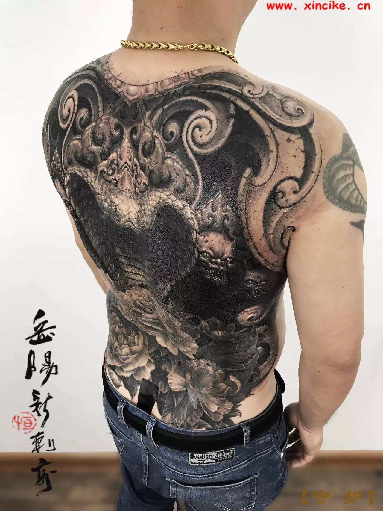 岳阳新刺客纹身多少钱,岳阳新刺客满背纹身