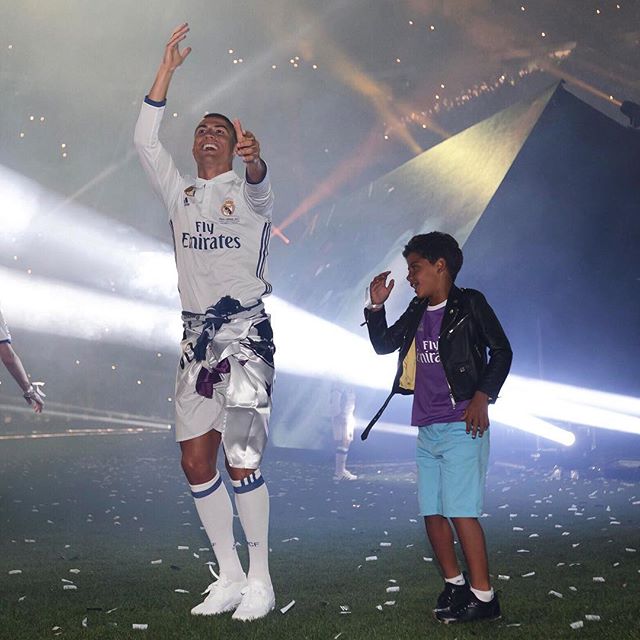 这才是C罗换发型的原因，你和C罗的天命痣在一个地方么？