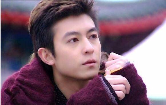 陈冠希当爸爸后变晒娃狂魔,陈冠希被曝当爸爸