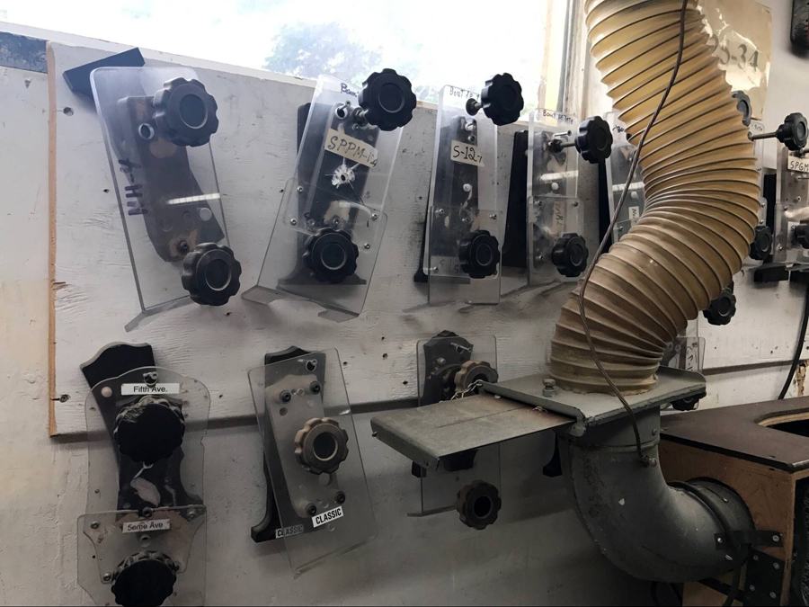 极速快报:弘力乐器2017加拿大Godin吉他工厂参观第一天