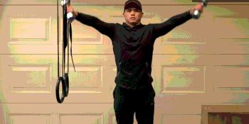 纠正肩胛骨突出的办法视频,矫正翼状肩胛骨的正确方法