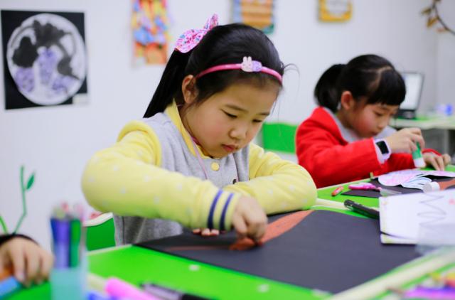 孩子学习成绩不好现在学画画好吗,扎心努力学习