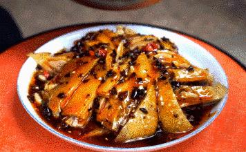 川味椒麻鸡征服日本!成都帅小伙网上卖辣鸡,人称“日本老干妈”