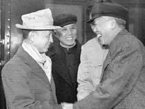 历史上的今天1956年2月17日，钱学森向中央递交了《建立我国国防航空工业的意见书》