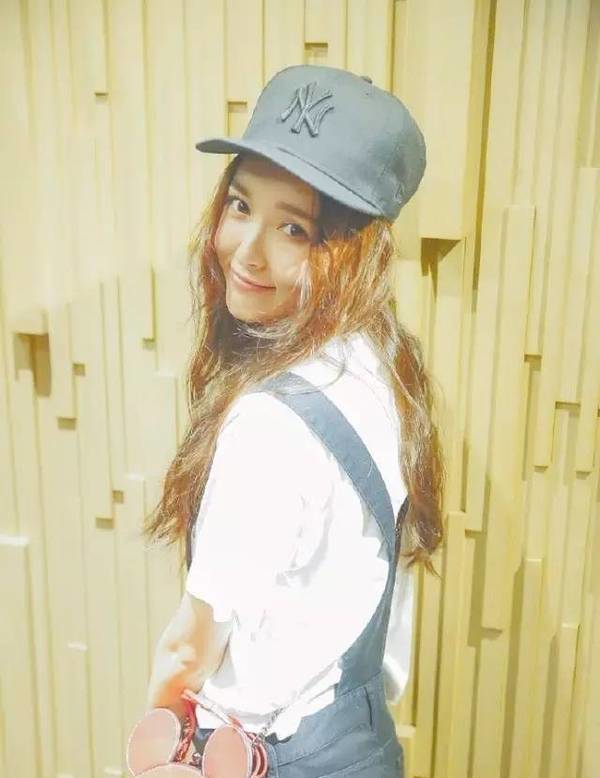 杨幂吴亦凡陈伟霆唐嫣等明星街拍最爱戴的棒球帽,竟来自这些潮牌,你知道几个?