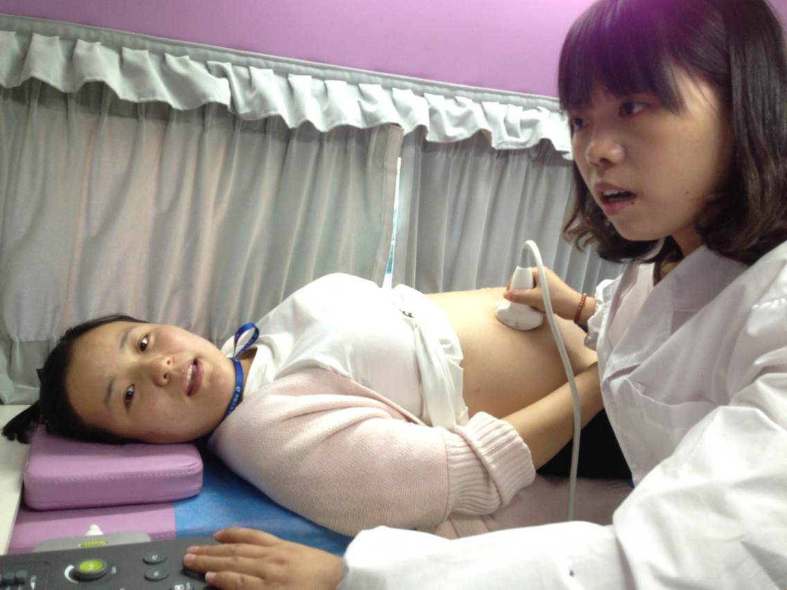 hcg值翻倍不好,孕7周有褐色分泌物,是先兆流产吗?好害怕,孩子还能保得住吗?