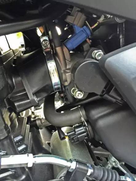 最新豪爵铃木dl250评测视频,18年的豪爵铃木dl250值得买吗