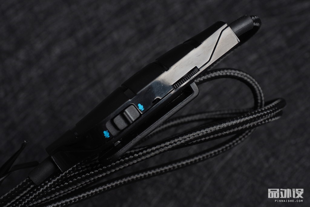 罗技g933的耳机接收器通用吗,罗技g933s耳机开机灯亮一下就灭