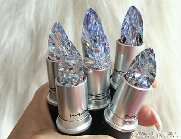 粽子快报｜Gucci出了巧克力，金小妹被骂抄袭狗，以及这个泳装品牌有点污