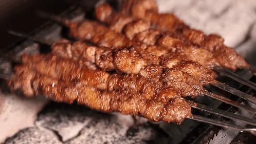 不雷不鸣|我对喝酒喝死的,天生有种亲近感