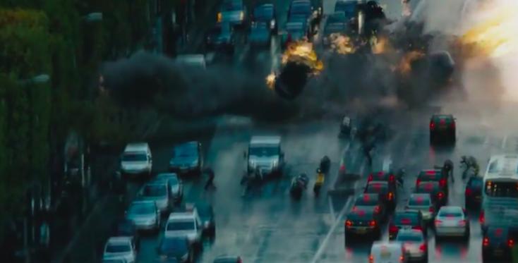 和《变形金刚》里的爆炸相比,《速激8》简直弱爆了