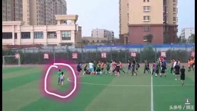 中国足球最恶意铲球,球场破坏力