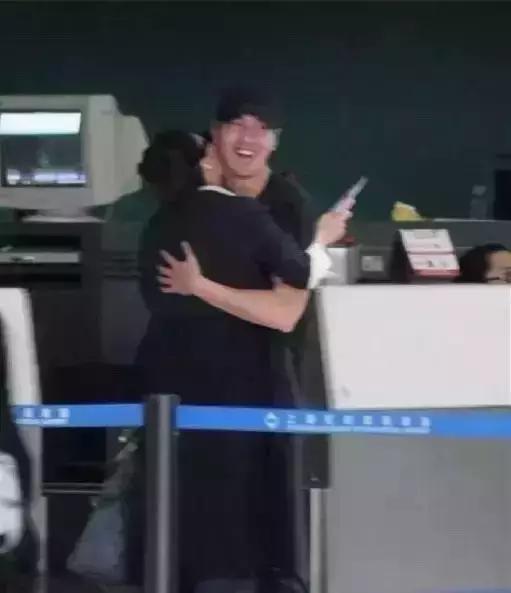 从面瘫视帝到哭戏之王，曾被骂丑八怪的他，不但演技了得，还娶了国民女神！