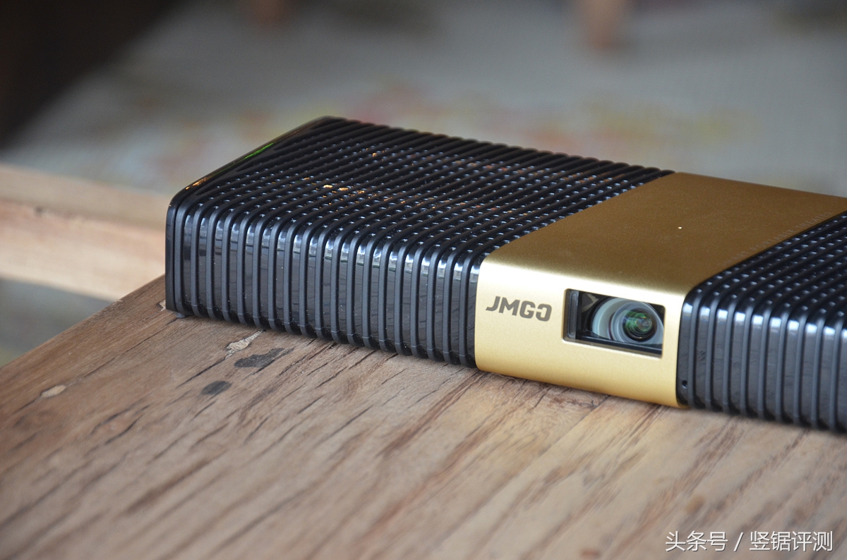 坚果睿途r8固件升级,坚果最大投影