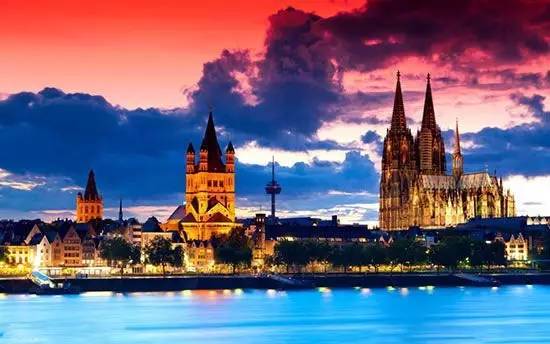 国外餐厅给小费的由来,国外餐厅收服务费