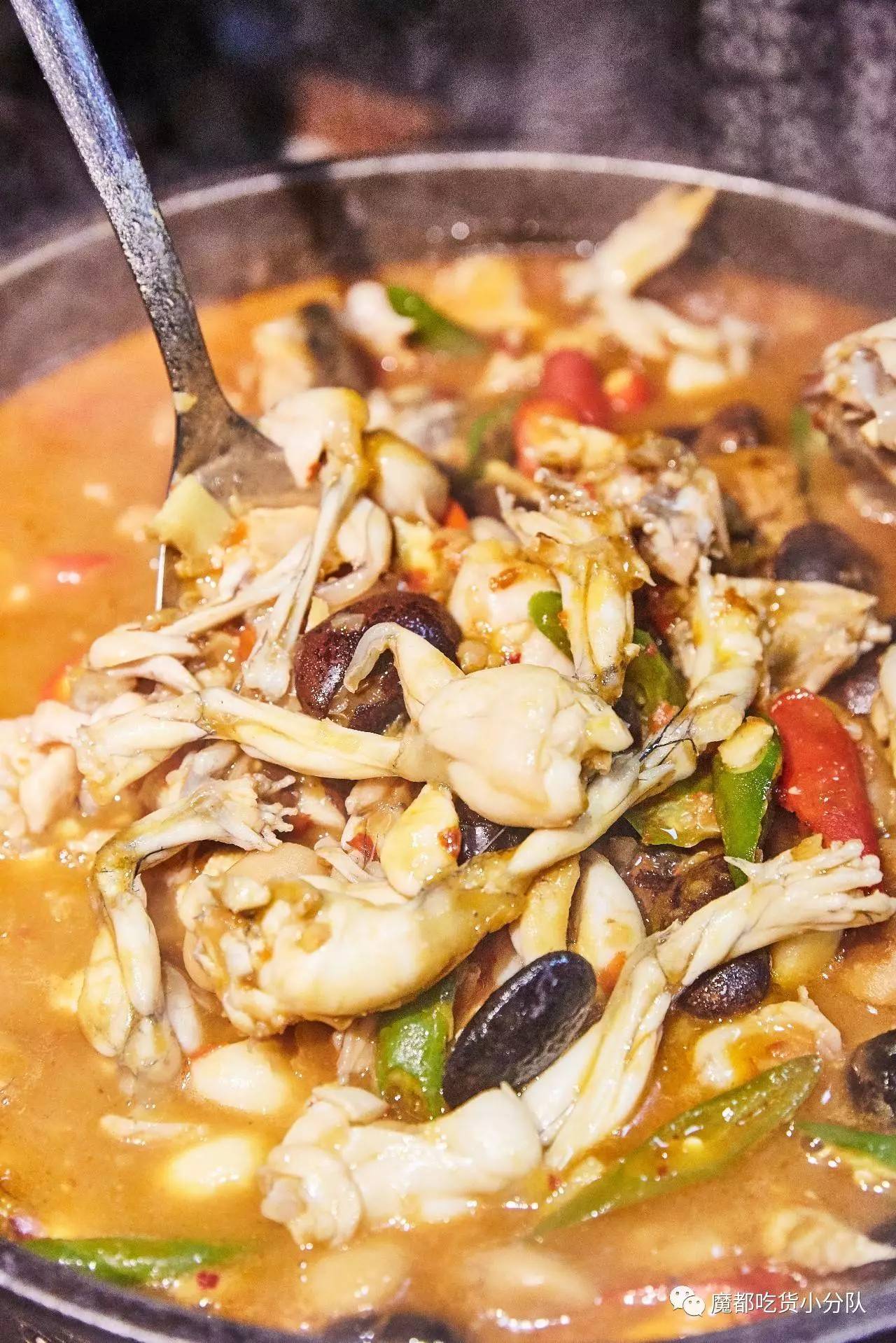 美蛙鱼头有多好吃,美蛙鱼头火锅怎么吃