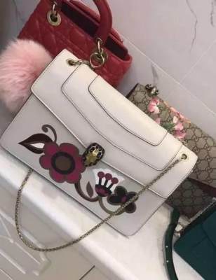 哪些大牌包包不易过时,为什么这么多大牌包包这么便宜