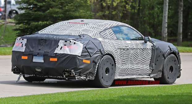 2013款东南菱悦v3亲民版发动机,东南菱悦v3手动挡新车价格